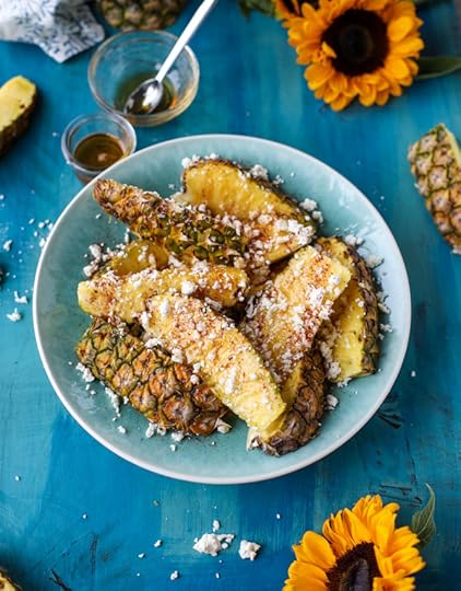 hot honey pineapple wedges I howsweeteats.com