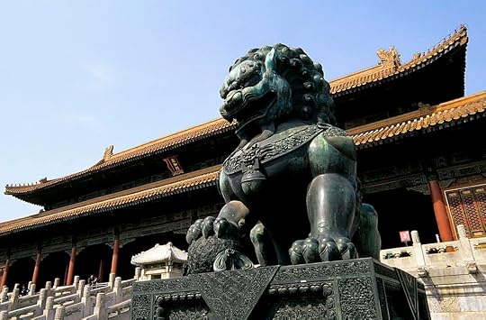 Real lion at the gates