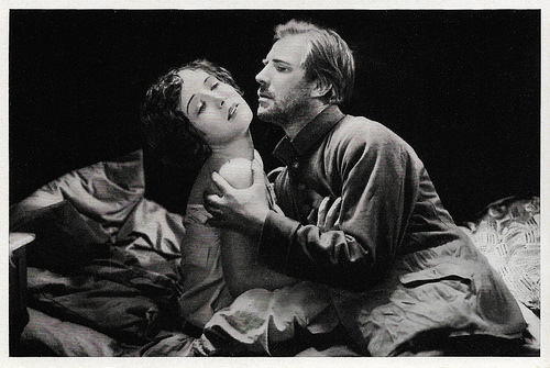 Dita Parlo and Lars Hanson in Heimkehr (1928)