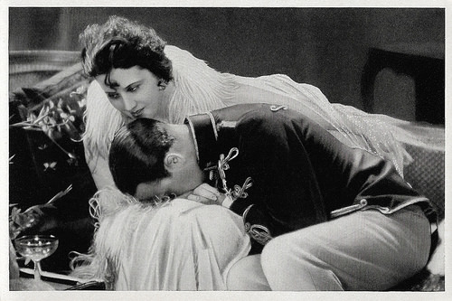 Lil Dagover and Willy Fritsch in Ungarische Rhapsodie (1928)