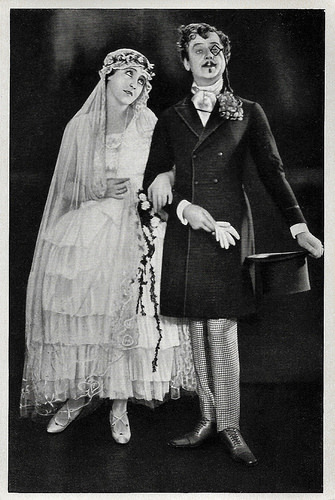Henny Porten and Ralph Arthur Roberts in Meine Tante, deine Tante (1927)