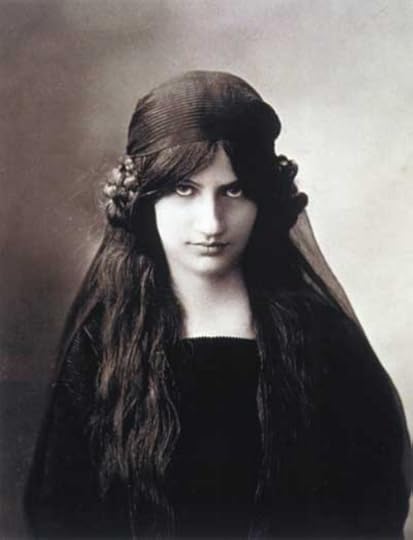  photo jeanne_hebuterne_zpstihggpum.jpg