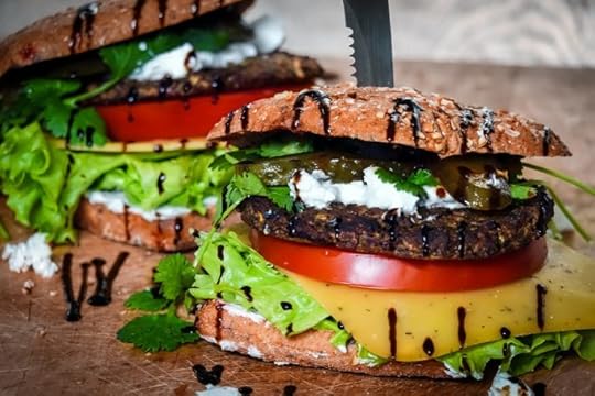 retsept-merilin-taimre-paljas-porgand-suvikõrvits-kitsejuust-juust-naturek-chavroux-burger-oad-taimne-taimetoit-pihv-tervislik-köögiviljad-tervis