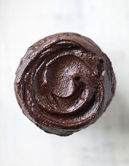 chocolate zucchini cupcakes with avocado frosting I howsweeteats.com 