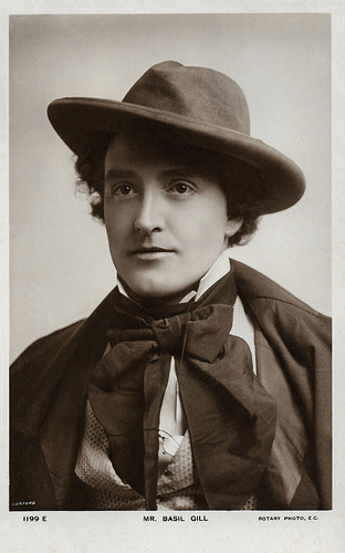 Basil Gill