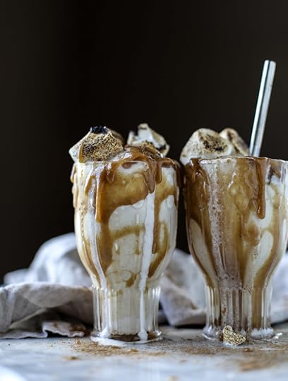 125 recipes for football season (the best tailgating recipes) I howsweeteats.com