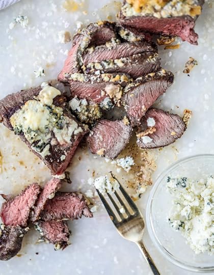 gorgonzola crusted steak salads I howsweeteats.com