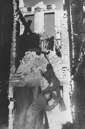 Soviet troops fighting in the ruins of Stalingrad, Russia, 2 Sep 1942 (Russian International News Agency)