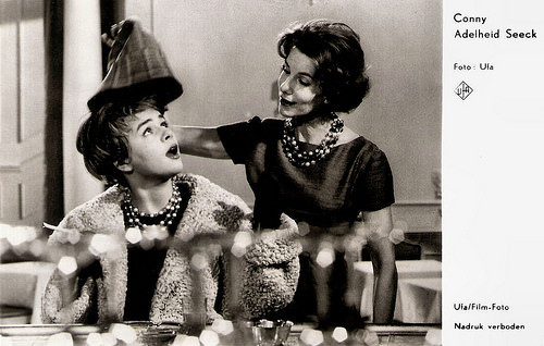 Conny Froboess and Adelheid Seeck in Mein Mann, das Wirtschaftswunder (1961)