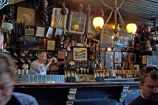 File:McSorley^^39,s Old Ale House - panoramio.jpg
