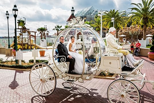 Lauren Greenfield, Christina, 21, a Walmart pharmacy technician, en route to her wedding in Cinderella’s glass coach, drawn by six miniature white ponies and with bewigged coachman, Walt Disney World, Orlando, Florida, 2013 © the artist and courtesy INSTITUTE 
