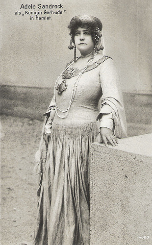 Adele Sandrock in Hamlet