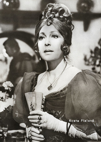 Kveta Fialova in Do zbrane kuruci! (1974)
