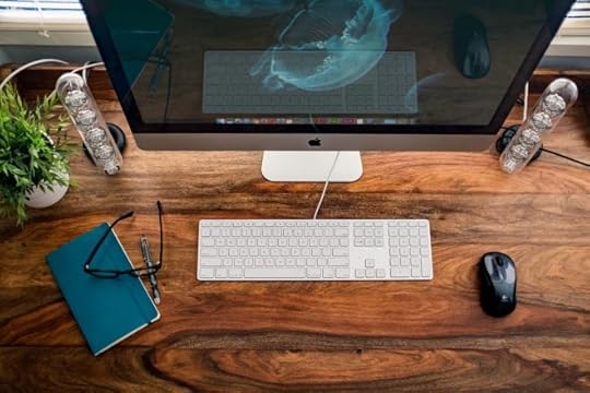 The Simple Hack to Write More and Break Bad Habits: Interview with Maneesh Sethi