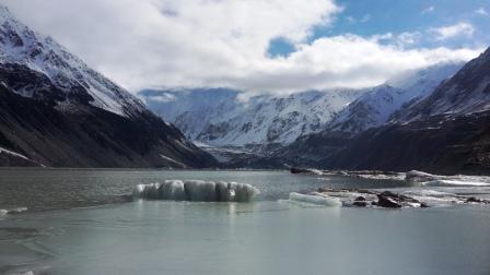 At Mount Cook, showing glacial lake