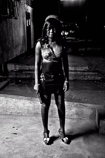 Fatoumata Diabate, Portrait of Sali, Badialan 3, Bamako, 2012, from the series Sutigui (à nous la nuit) Courtesy of the artist 
