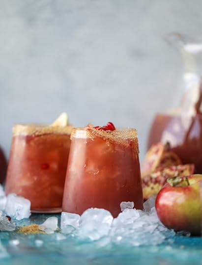 sparkling pomegranate cider punch I howsweeteats.com