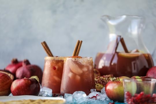 sparkling pomegranate cider punch I howsweeteats.com