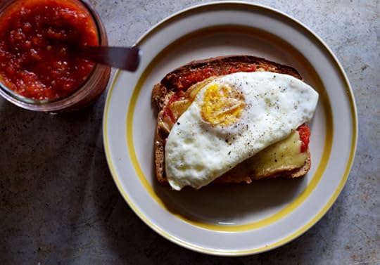 Egg sandwich with hoagie relish