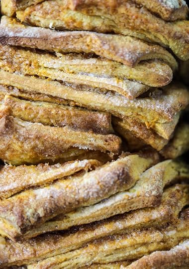 pumpkin, bourbon cream and toasted pecan pull apart bread I howsweeteats.com 