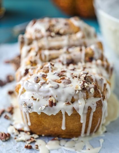 pumpkin, bourbon cream and toasted pecan pull apart bread I howsweeteats.com 