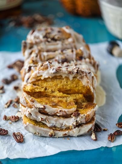 pumpkin, bourbon cream and toasted pecan pull apart bread I howsweeteats.com
