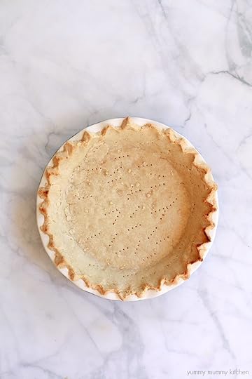 The perfect gluten free, vegan, paleo pie crust made with almond flour.