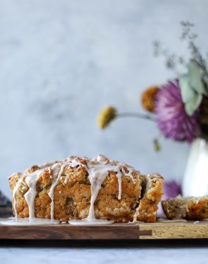 banana beer bread with brown butter glaze I howsweeteats.com