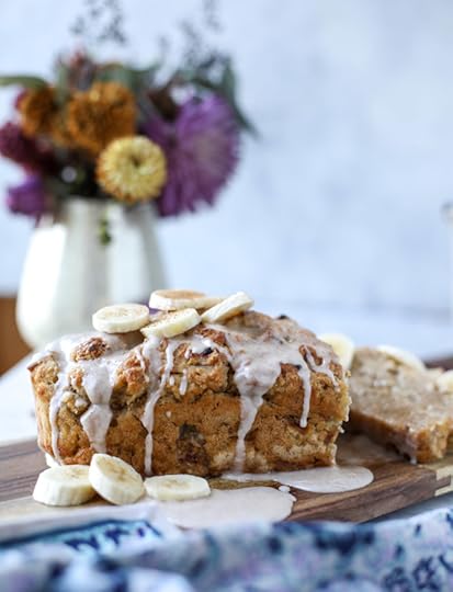 banana beer bread with brown butter glaze I howsweeteats.com