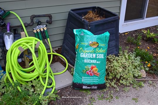Kellogg Garden Soil Biochar Max Compost Bin