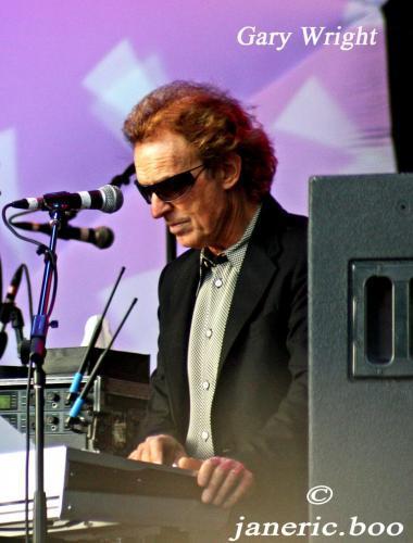 Gary Wright med c