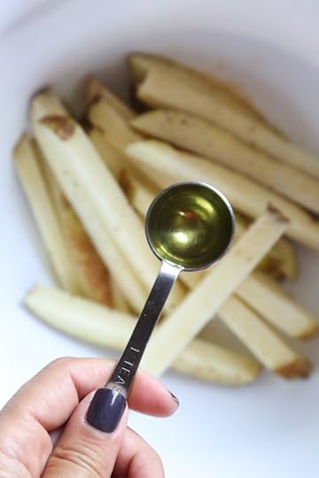 Crispy french fries made in the air-fryer, with just a small amount of oil! 