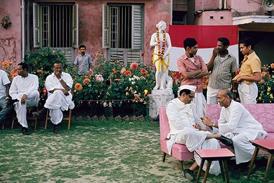 Raghubir Singh, A Marwari Wedding Reception in South Calcutta’s Singhi Park, Calcutta, West Bengal, ca.1972 © Succession Raghubir Singh