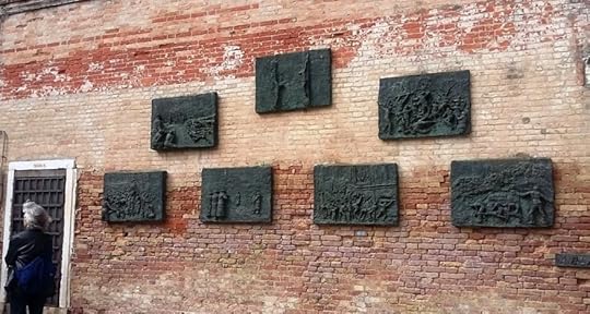 Memorial Plaques on the wall, in the old Jewish Quarter