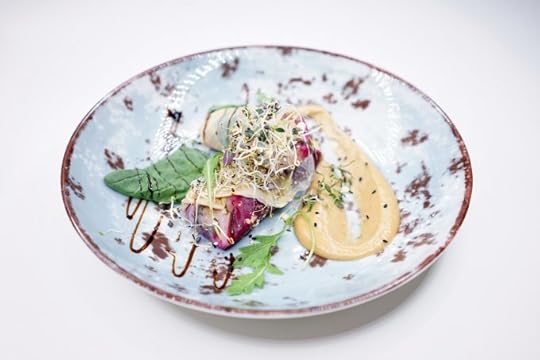 basiilik-restoran-vegan-menüü-taimetoit-taimne-tallinn-kesklinn-merilin-taimre-paljas-porgand