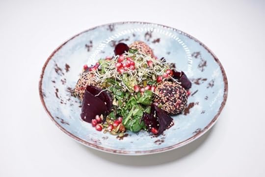 basiilik-restoran-vegan-menüü-taimetoit-taimne-tallinn-kesklinn-merilin-taimre-paljas-porgand