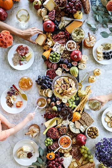 thanksgiving crostini bar with maple apple brie cheese I howsweeteats.com #thanksgiving #friendsgiving #cheese #appetizers #cocktails