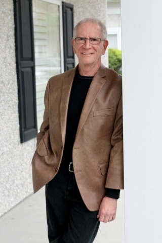 In_Text_Al leaning on pole 1_9_17