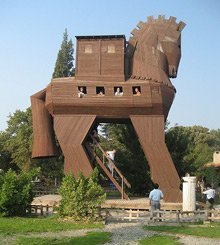 Attackers aim at Apple with first Mac Trojan horse