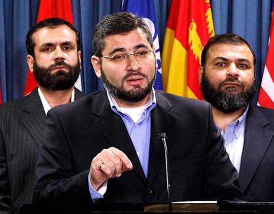 Abdullah Almalki (center), with Muayyed Nureddin (left) and Ahmad El Maati (right) at a news conference in Ottawa in October 2007 (Photo: Reuters).