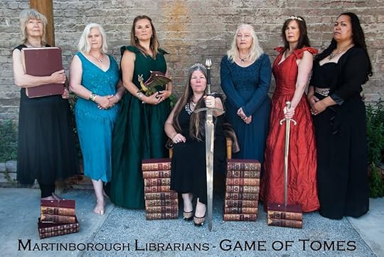 Image may contain: 7 people, people standing