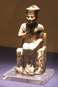 Khufu statue