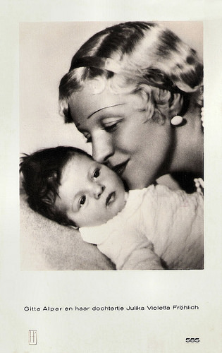 Gitta Alpar and Julika Violetta Fröhlich