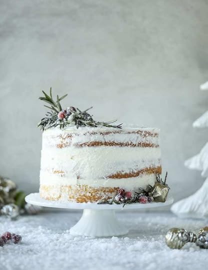 white christmas sparkle cake I howsweeteats.com #christmas #cake #vanilla #almond