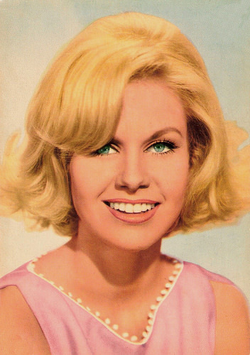 Suzanna Leigh (1945-2017)