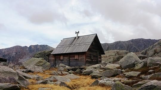 Warden's Hut, in an impressive rocky landscape