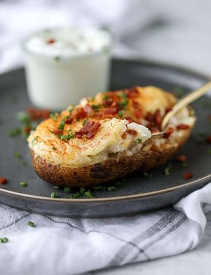 greek yogurt twice baked potatoes I howsweeteats.com #potatoes #twicebaked #sidedish #christmas #holiday