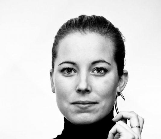 Pauline van Dongen - Weaving Technology Into Fashion