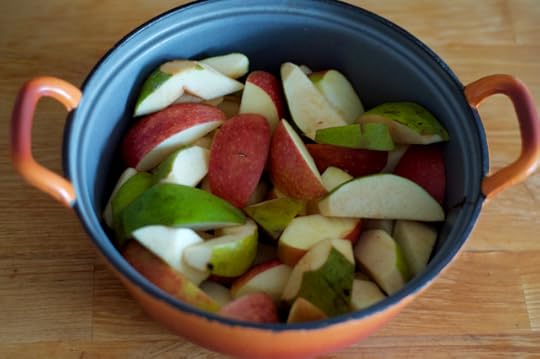 sliced fruit for apple-quince fruit cheese