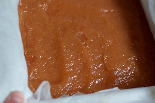 milled fruit sauce that will become apple-quince fruit cheese